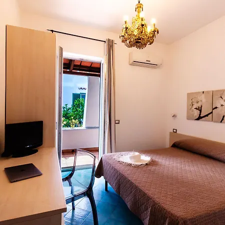 Don Giorgio & Ísquia