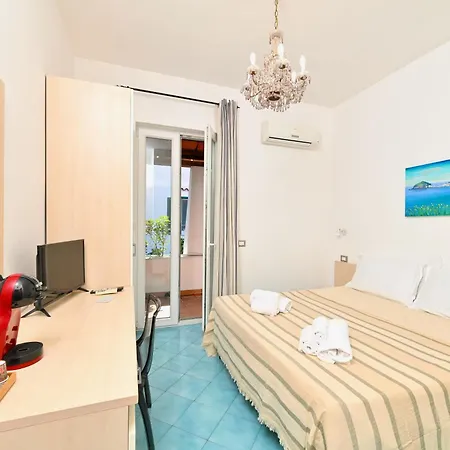 Don Giorgio Rooms&apartments Pensión Isquia